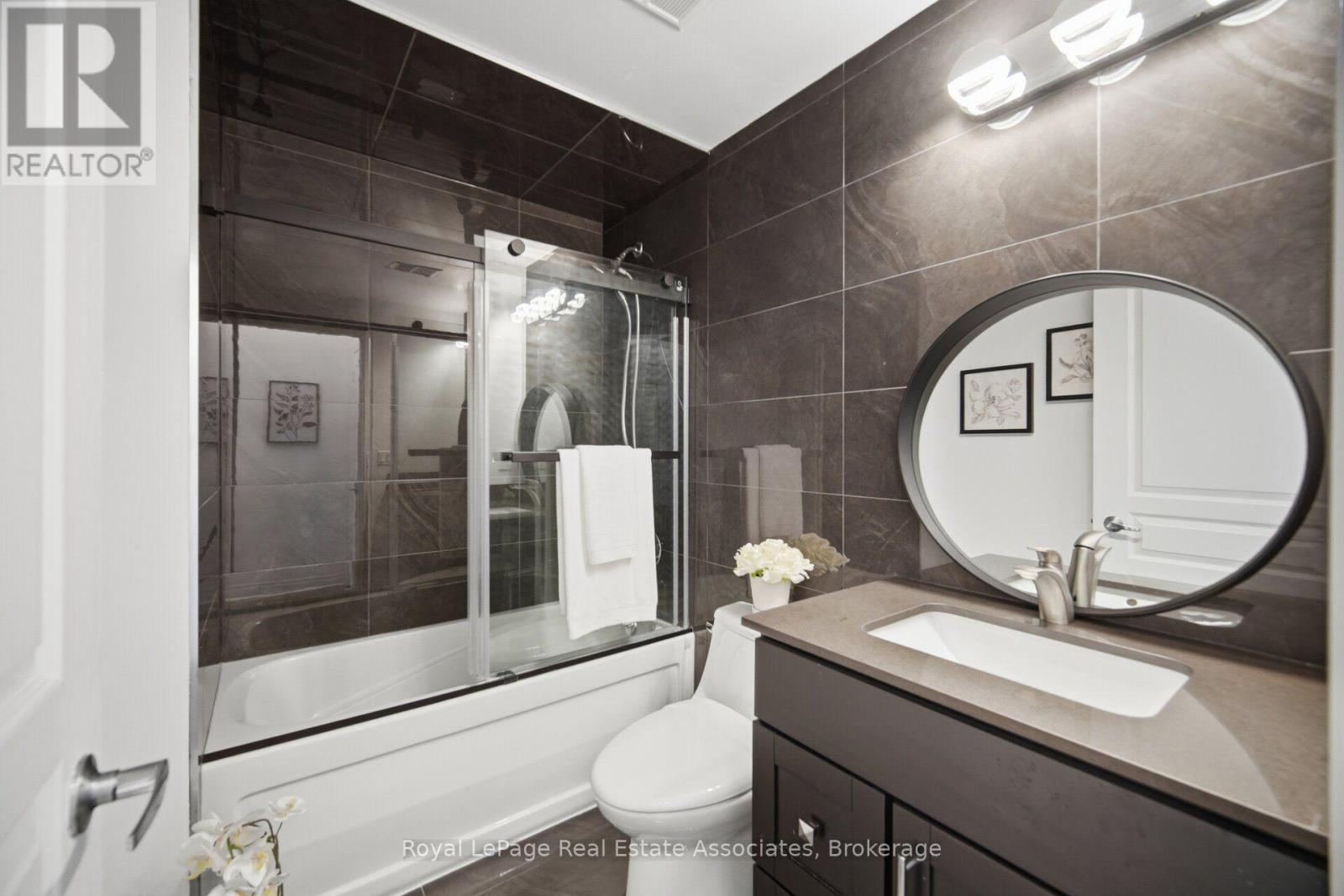 305 - 220 Burnhamthorpe Road W, Mississauga, Ontario  L5B 4N4 - Photo 29 - W13681924