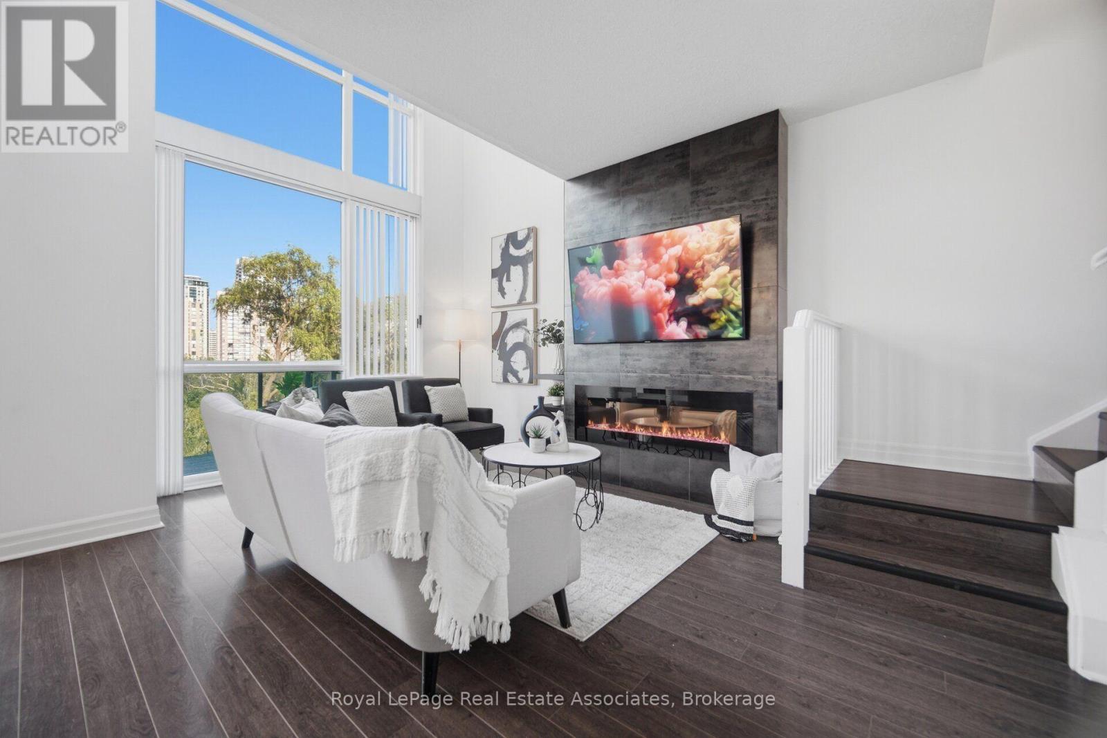 305 - 220 Burnhamthorpe Road W, Mississauga, Ontario  L5B 4N4 - Photo 8 - W13681924