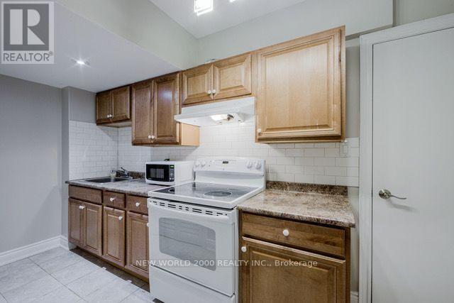 27 Lavender Road, Toronto, Ontario  M6N 2B6 - Photo 7 - W13682090