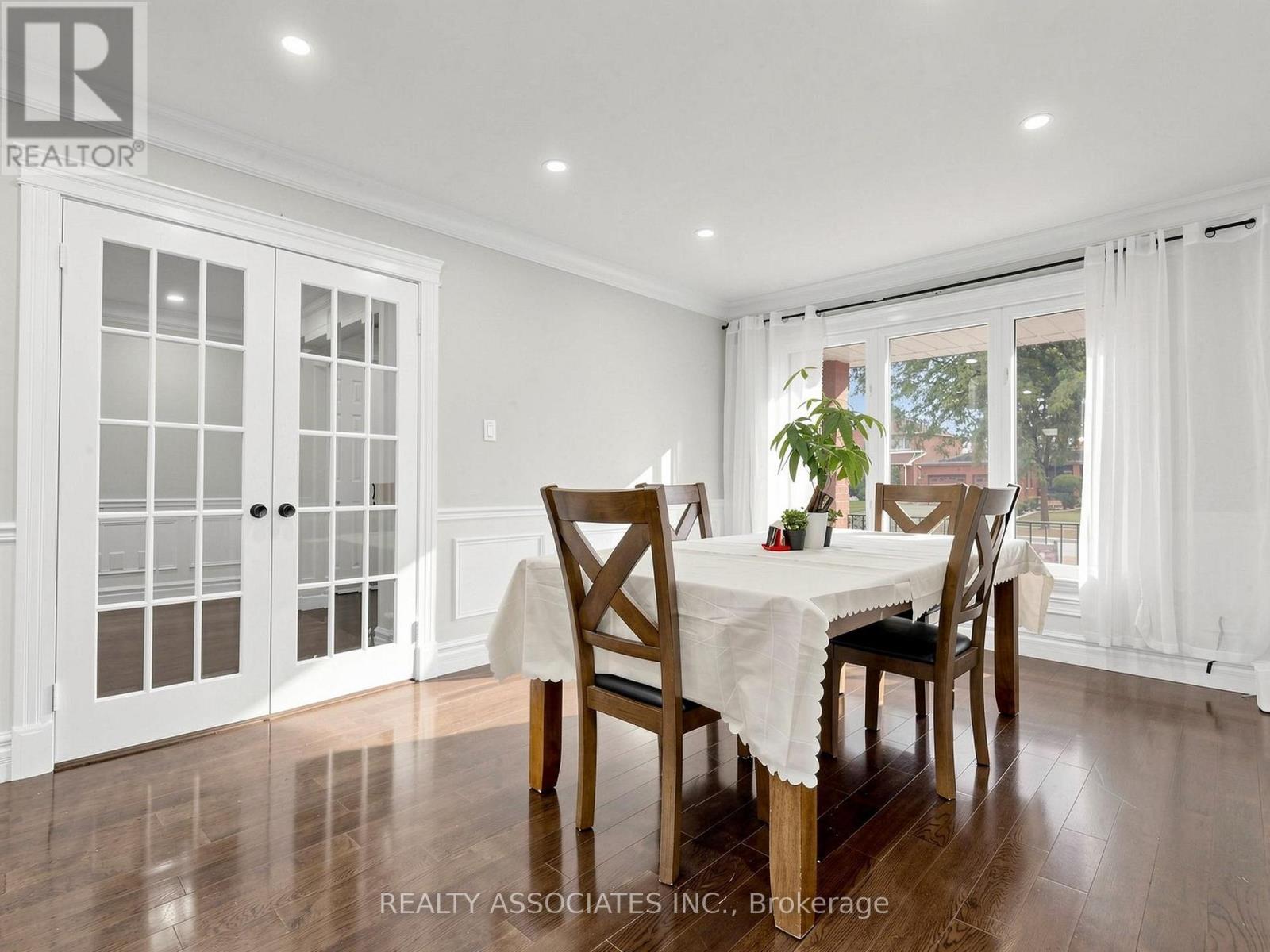 96 Zinnia Place S, Vaughan, Ontario  L4L 6G7 - Photo 13 - N13592408