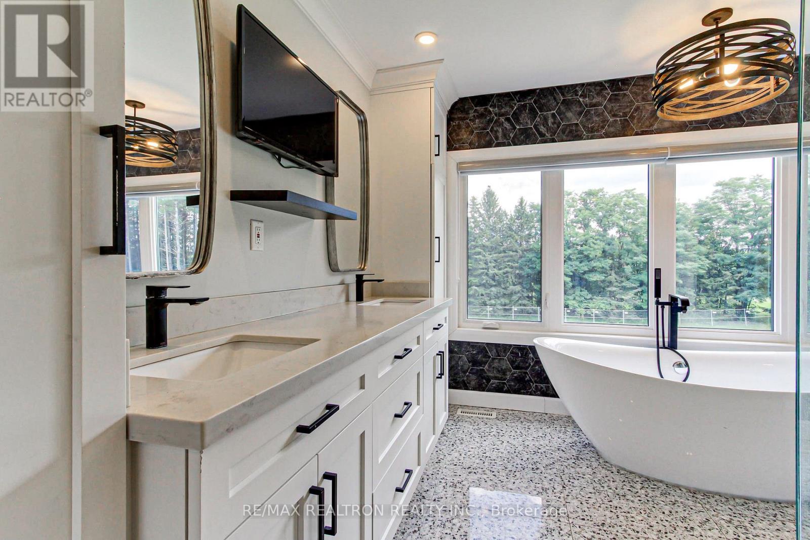 3433 Mount Albert Road, East Gwillimbury, Ontario  L0G 1V0 - Photo 30 - N13681906
