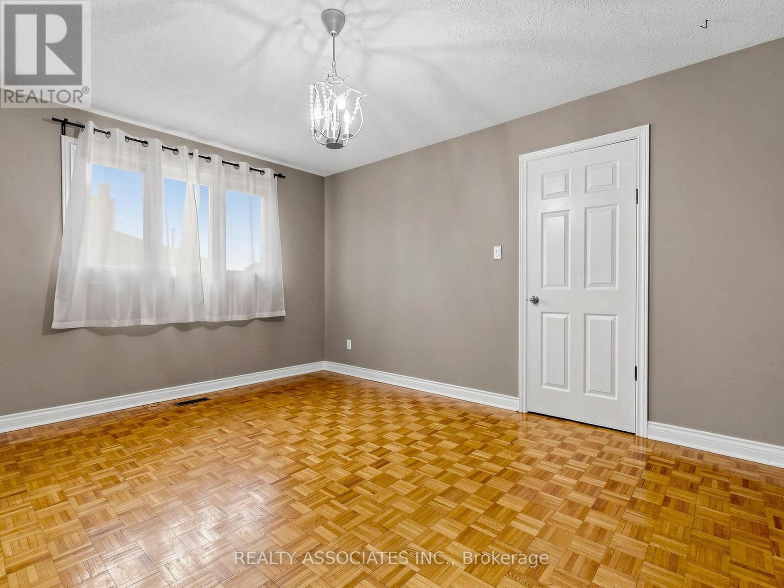 96 Zinnia Place S, Vaughan, Ontario  L4L 6G7 - Photo 20 - N13592408