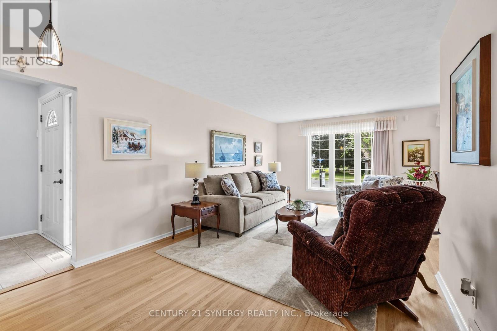 2201 Haig Drive, Ottawa, Ontario  K1G 2L3 - Photo 5 - X13544796