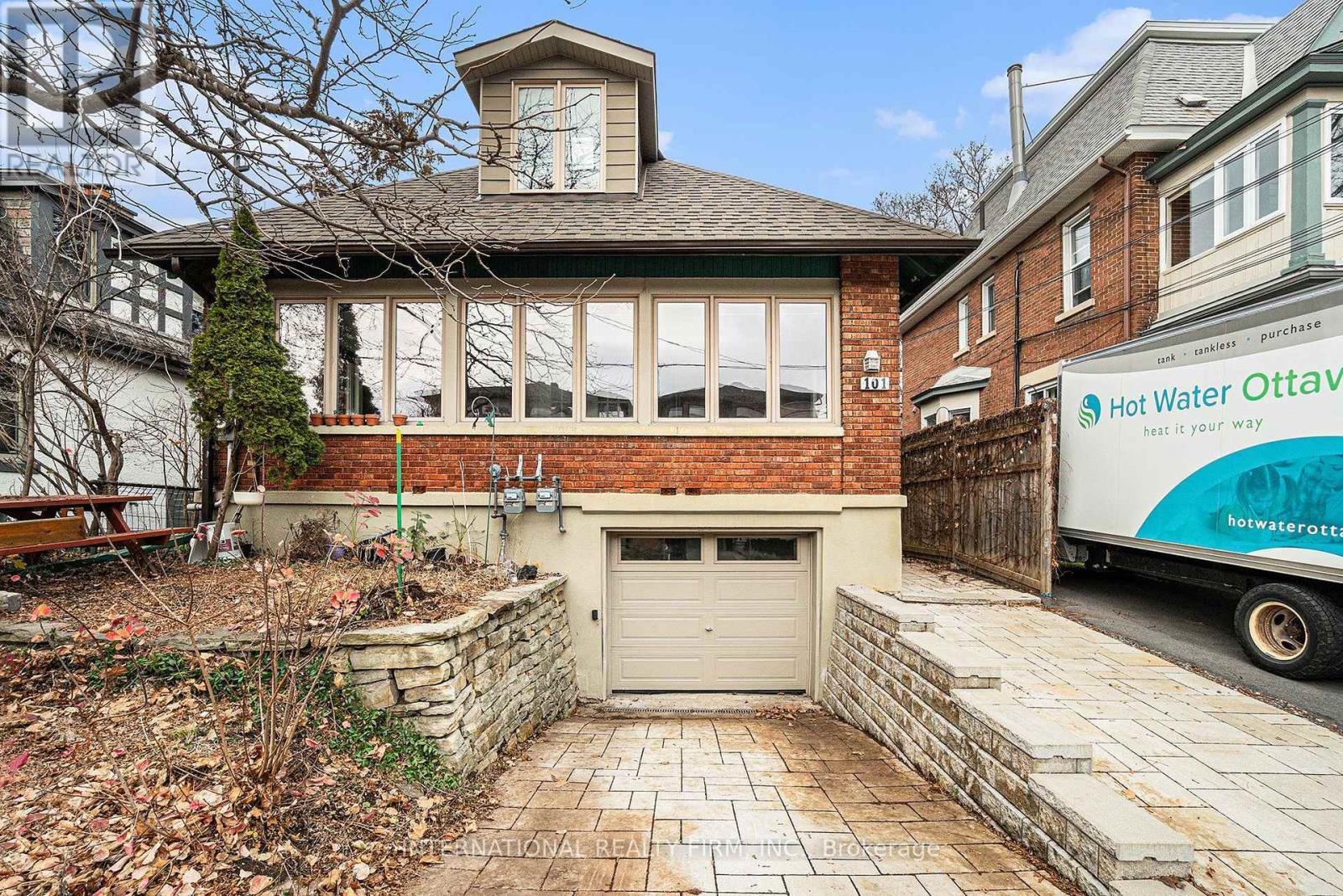 101 Cameron Avenue, Ottawa, Ontario  K1S 0W8 - Photo 2 - X13681870
