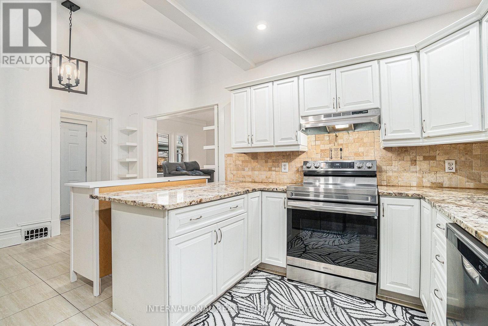 101 Cameron Avenue, Ottawa, Ontario  K1S 0W8 - Photo 6 - X13681870