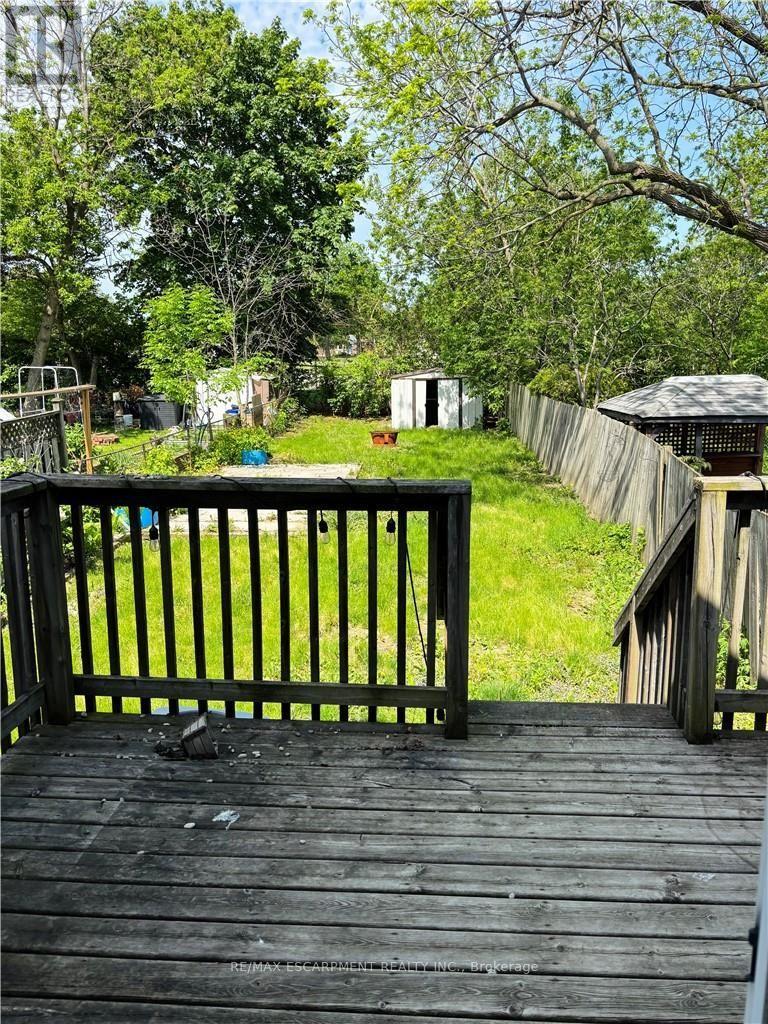 218 East 8th Street, Hamilton, Ontario  L9A 3L8 - Photo 6 - X13681930