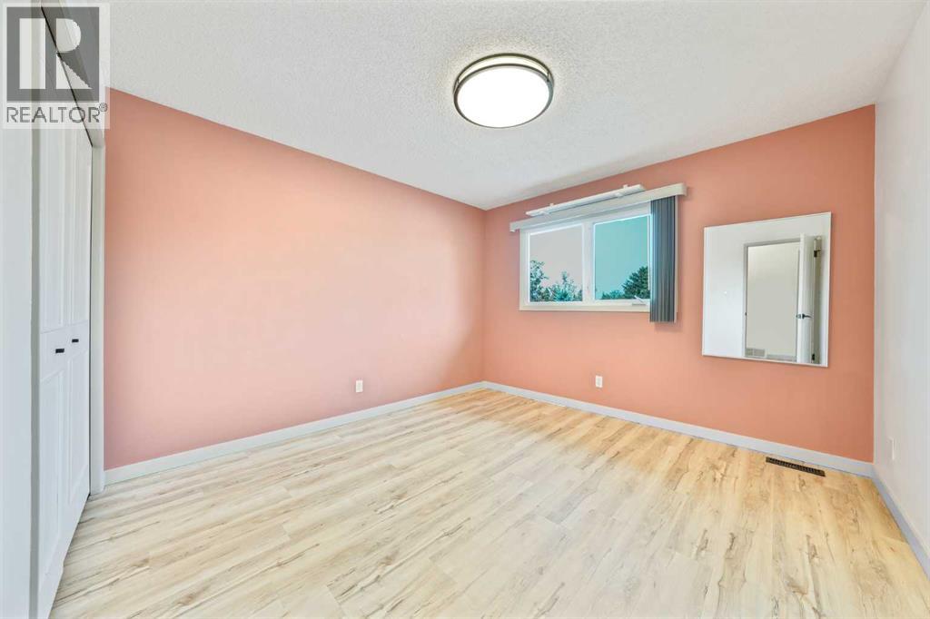 40 Silver Ridge Court NW, Calgary, Alberta  T3B 4V5 - Photo 35 - A2326233