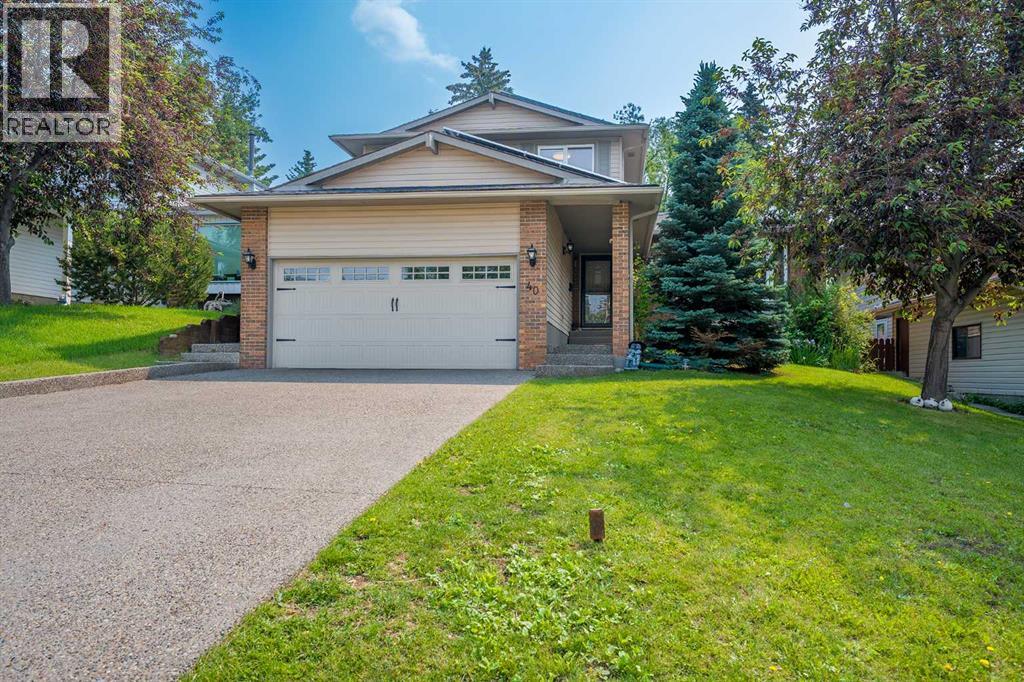 40 Silver Ridge Court NW, Calgary, Alberta  T3B 4V5 - Photo 4 - A2326233