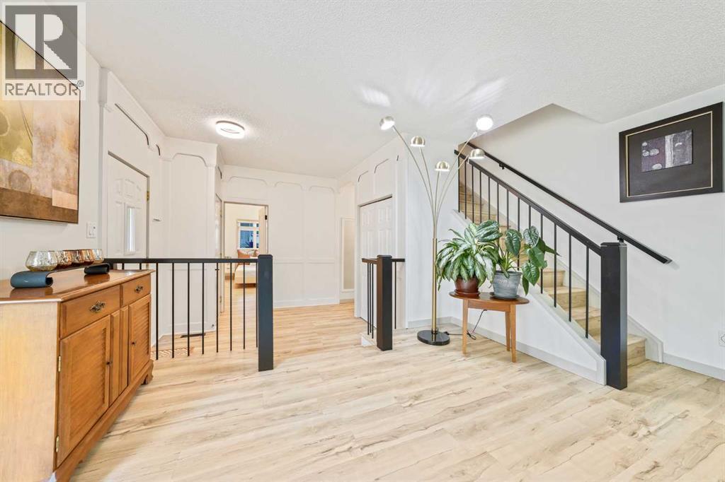 40 Silver Ridge Court NW, Calgary, Alberta  T3B 4V5 - Photo 11 - A2326233