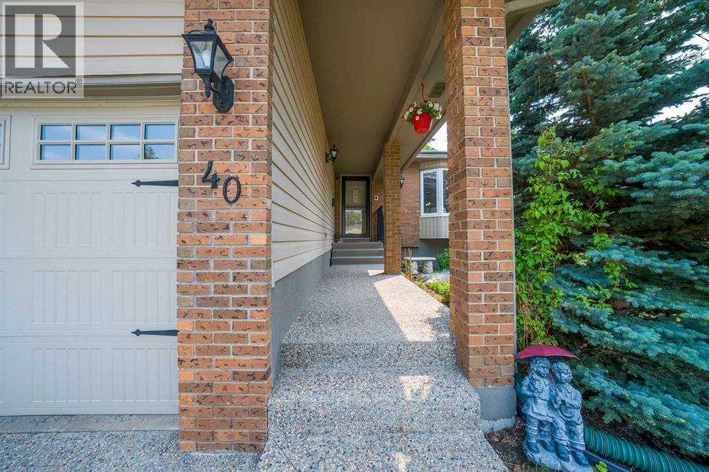 40 Silver Ridge Court NW, Calgary, Alberta  T3B 4V5 - Photo 8 - A2326233