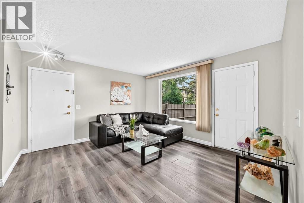 33, 175 Manora Place, Calgary, Alberta T2A 4P6 - Photo 11 - A2335022