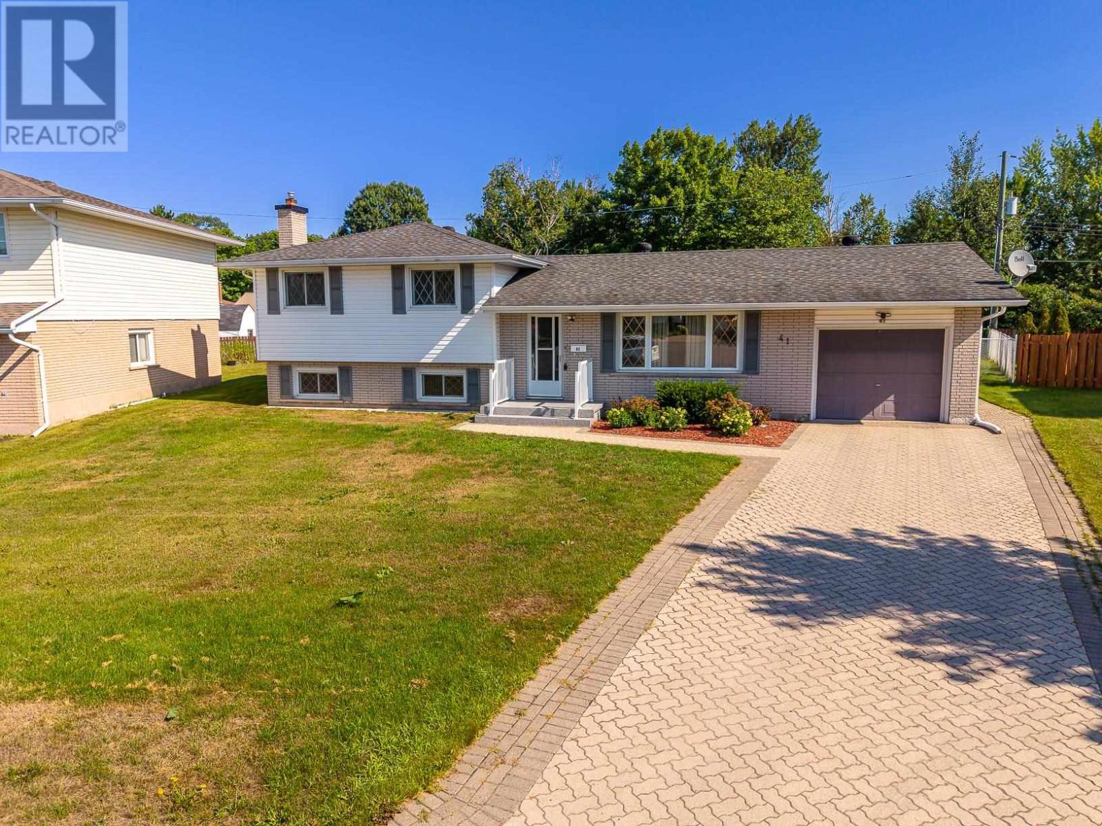 41 Peacock Cres, Sault Ste Marie, Ontario  P6B 3X4 - Photo 5 - SM262199