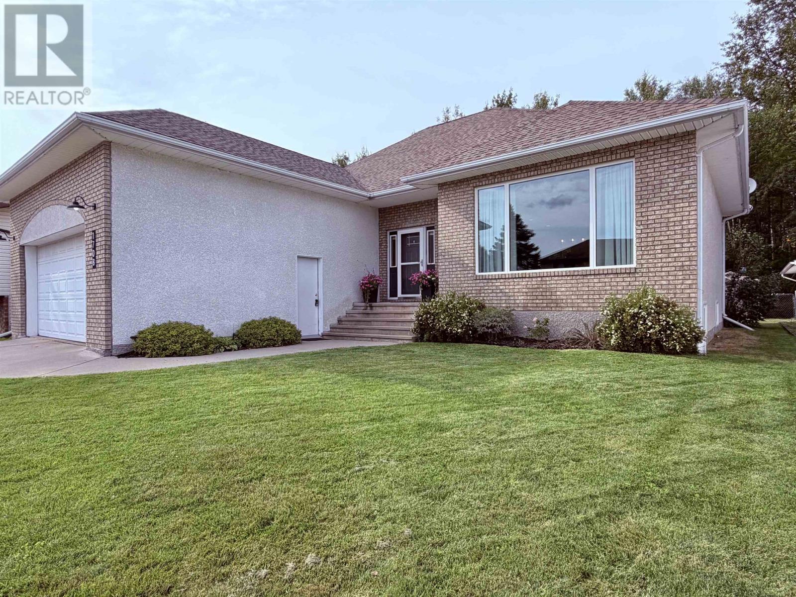 1708 Lyndy Pl, Fort Frances, Ontario  P9A 3V4 - Photo 2 - TB2602381