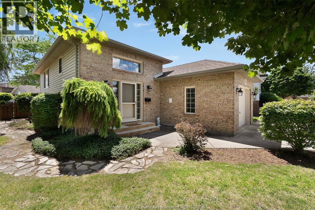 MLS# 26019985: 259 CROWNRIDGE BOULEVARD, Amherstburg, Canada