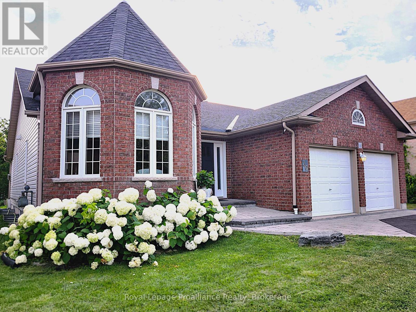 30 Heartwood Drive, Belleville, Ontario  K8P 5L9 - Photo 4 - X13597814