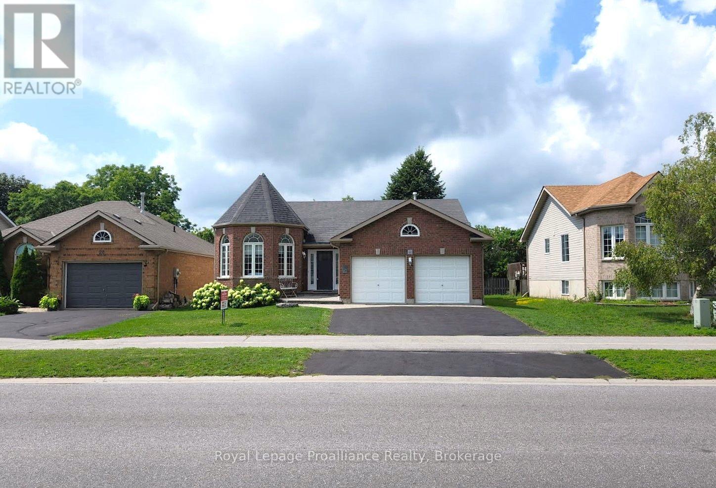 30 HEARTWOOD DRIVE, Belleville, Ontario