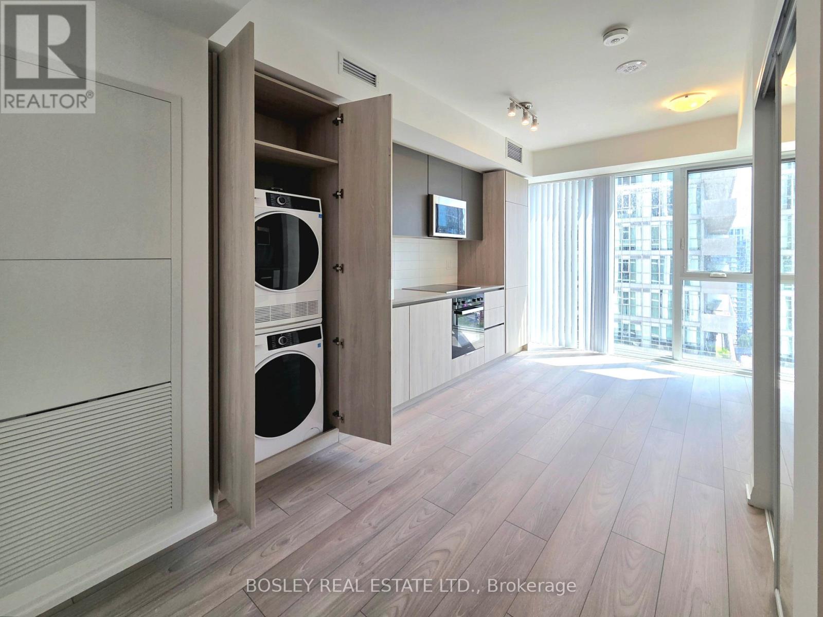 2116 - 400 KING STREET, Toronto, Ontario