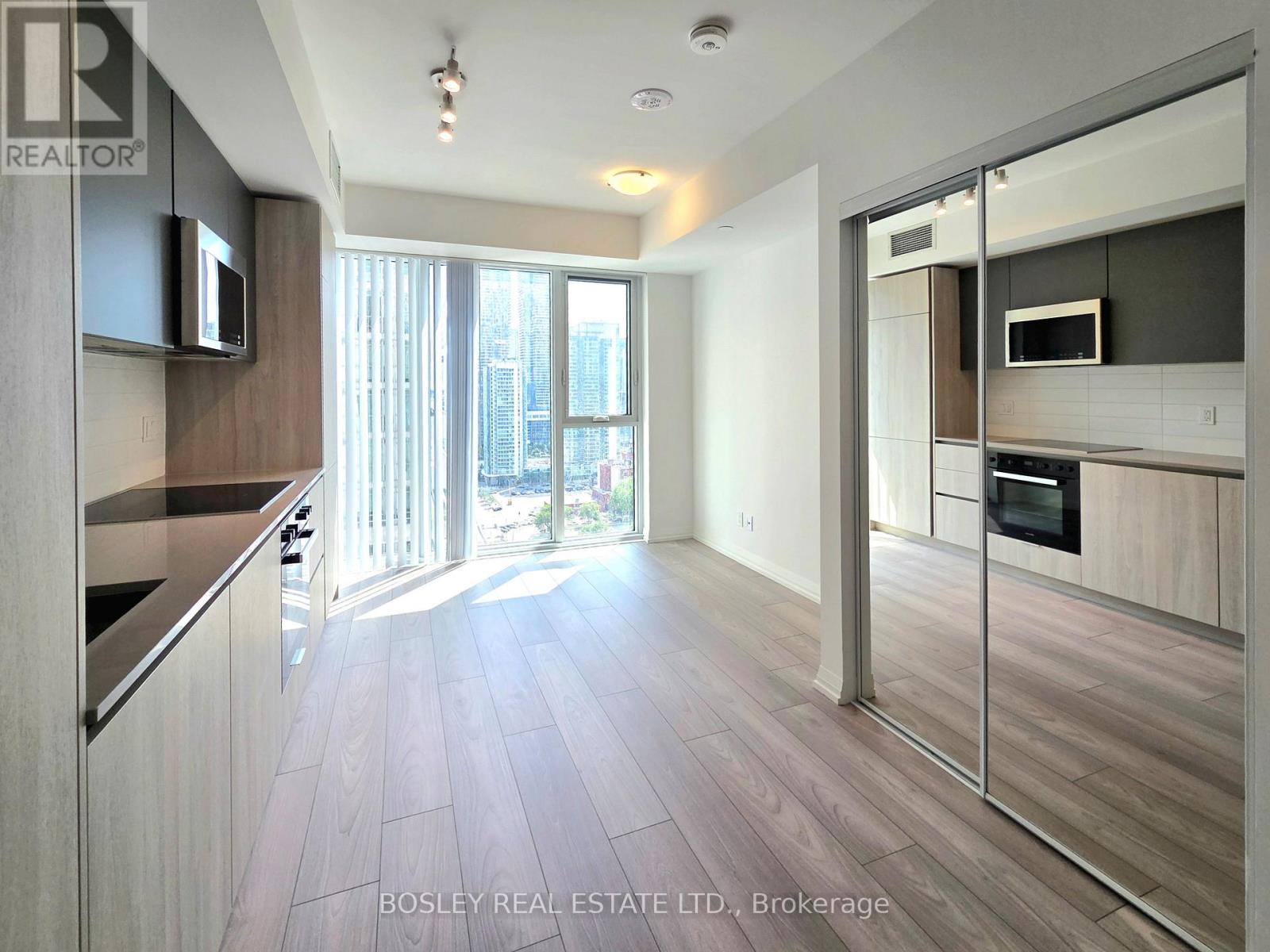 2116 - 400 King Street, Toronto, Ontario  M5V 0X8 - Photo 4 - C13682142