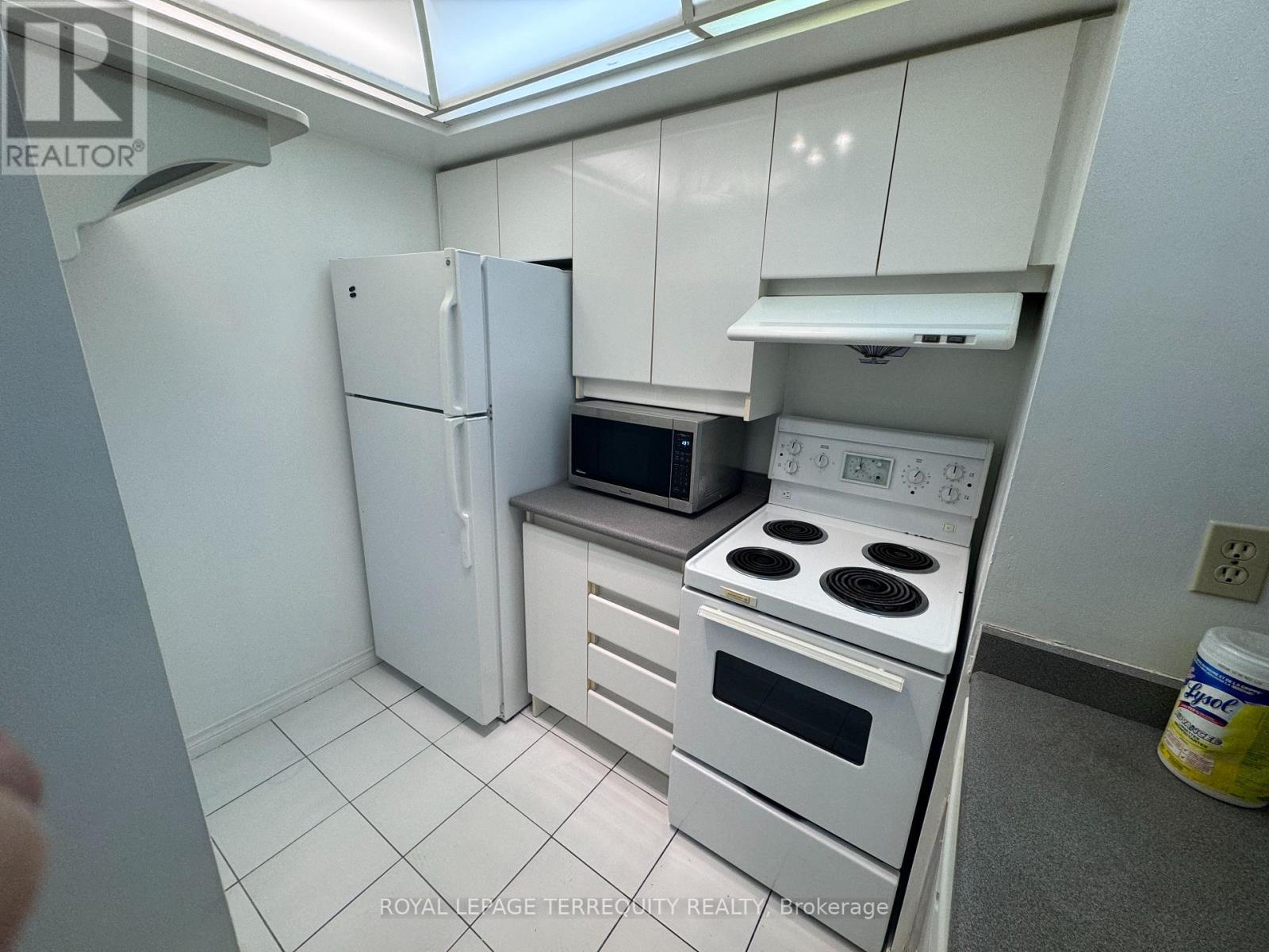 907 - 736 Bay Street, Toronto, Ontario  M5G 2M4 - Photo 4 - C13682184