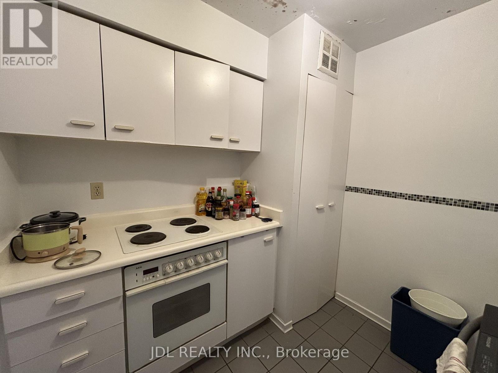 1409 - 1055 Bay Street, Toronto, Ontario  M5S 3A3 - Photo 7 - C13682246