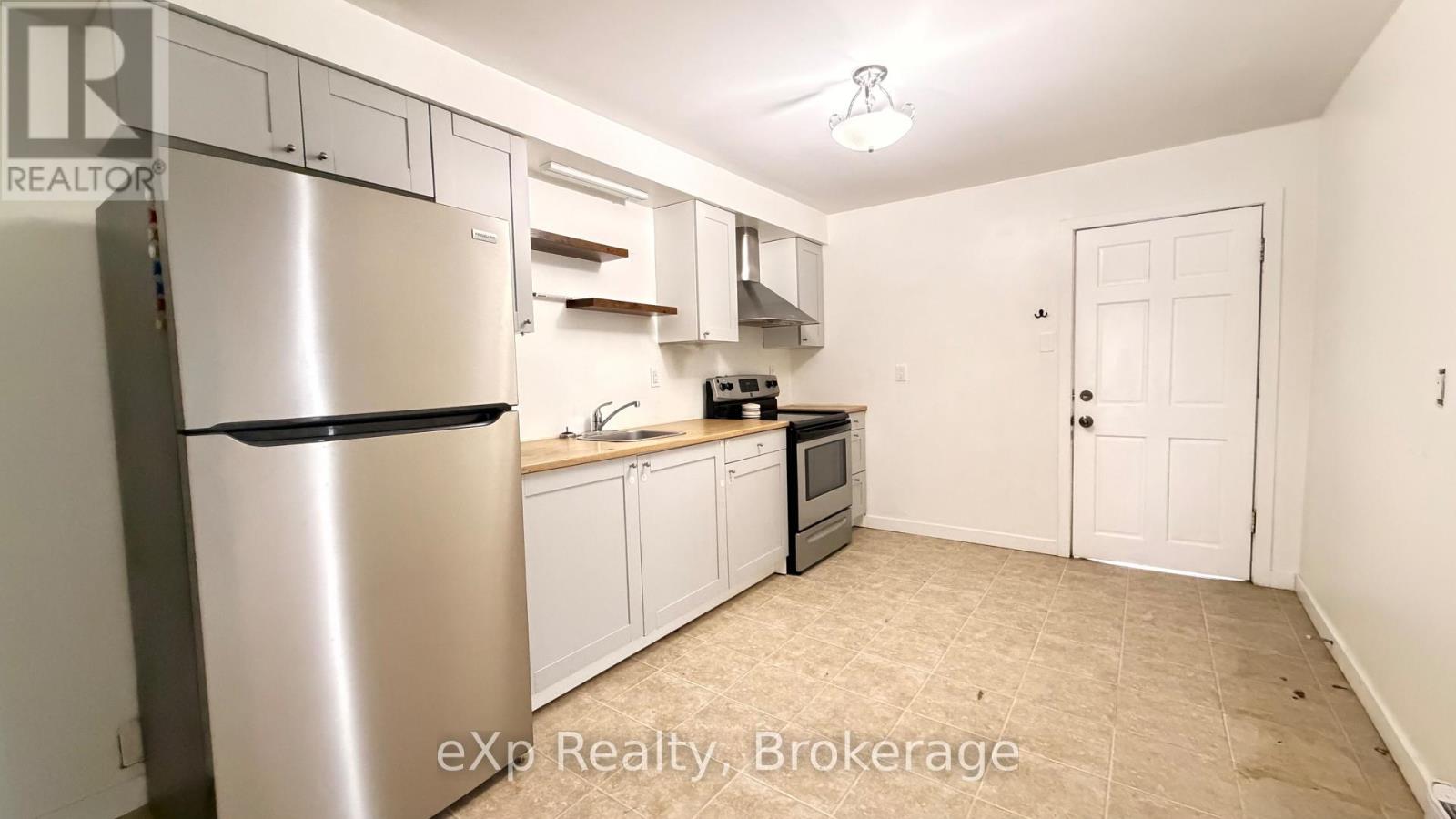 20 Charlotte Street, Belleville, Ontario  K8P 1E2 - Photo 4 - X13682208