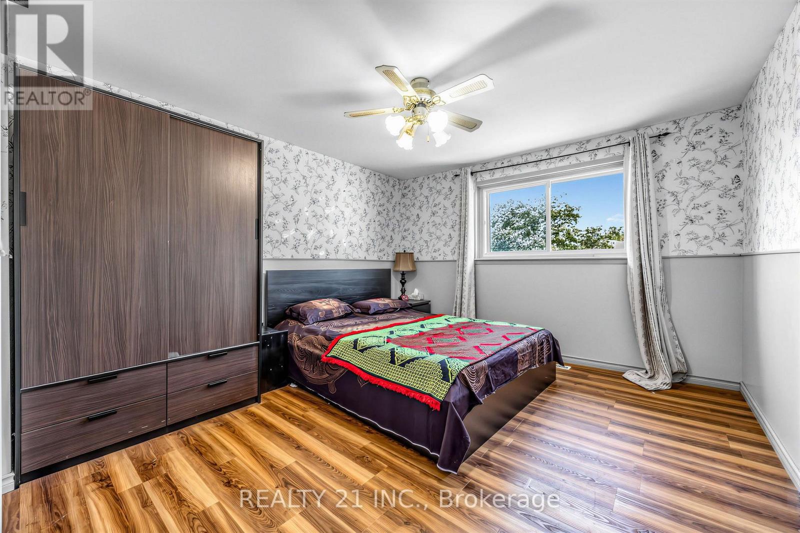 376 Vancouver Crescent, Oshawa, Ontario  L1J 5X9 - Photo 10 - E13682156