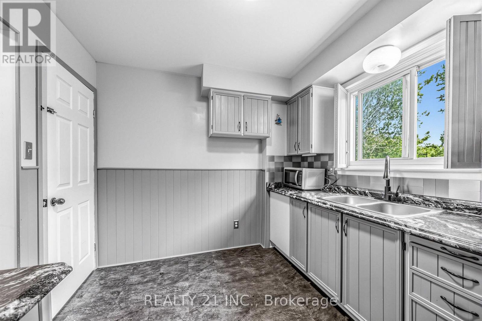 376 Vancouver Crescent, Oshawa, Ontario  L1J 5X9 - Photo 16 - E13682156