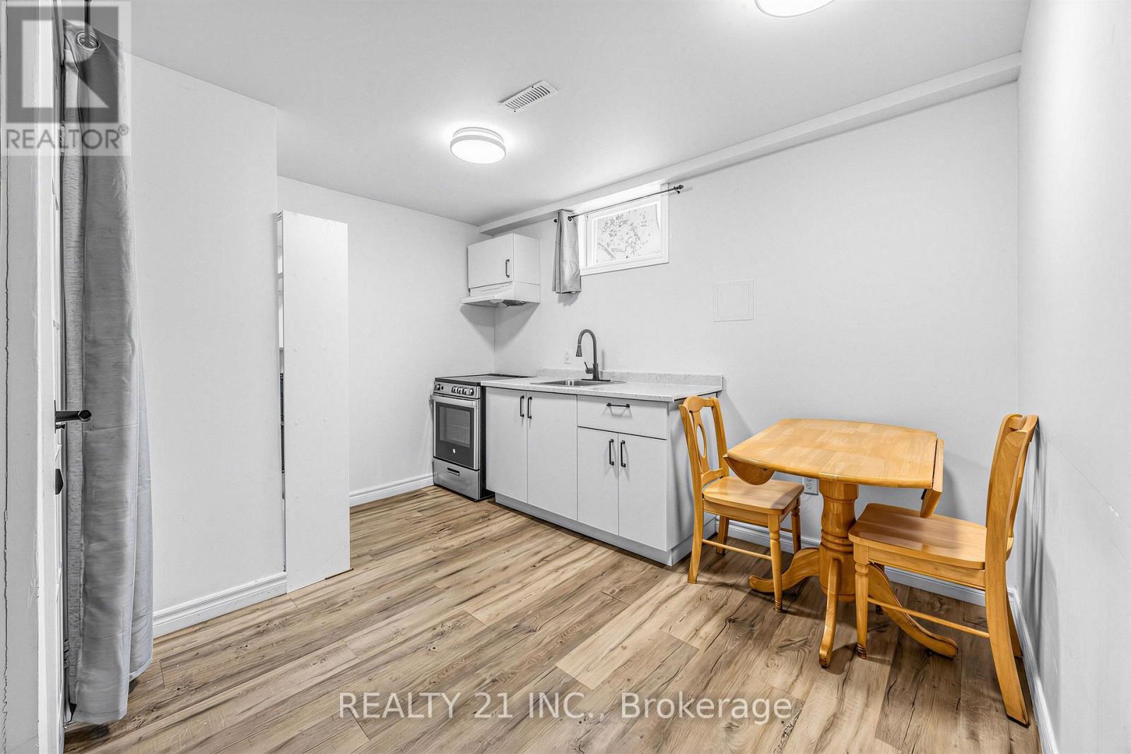 376 Vancouver Crescent, Oshawa, Ontario  L1J 5X9 - Photo 23 - E13682156