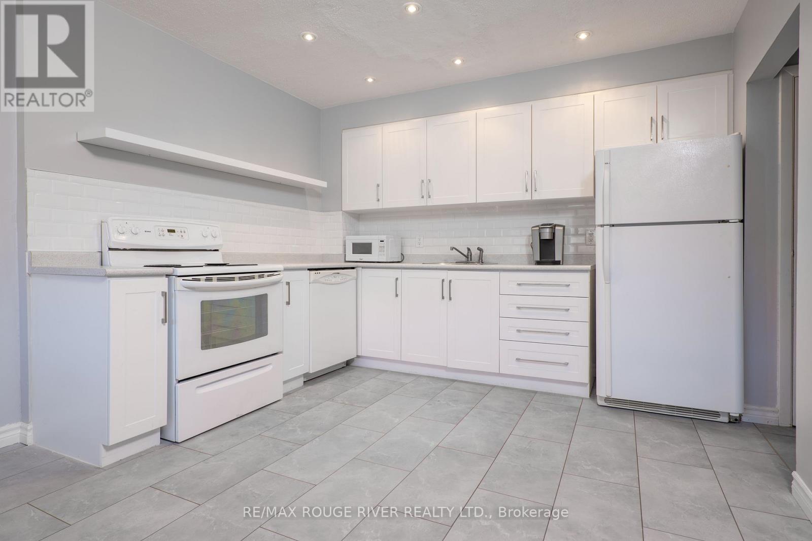 27 - 925 Bayly Street, Pickering, Ontario  L1W 1L4 - Photo 3 - E13682212