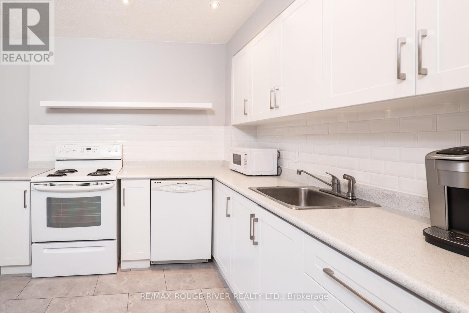 27 - 925 Bayly Street, Pickering, Ontario  L1W 1L4 - Photo 5 - E13682212