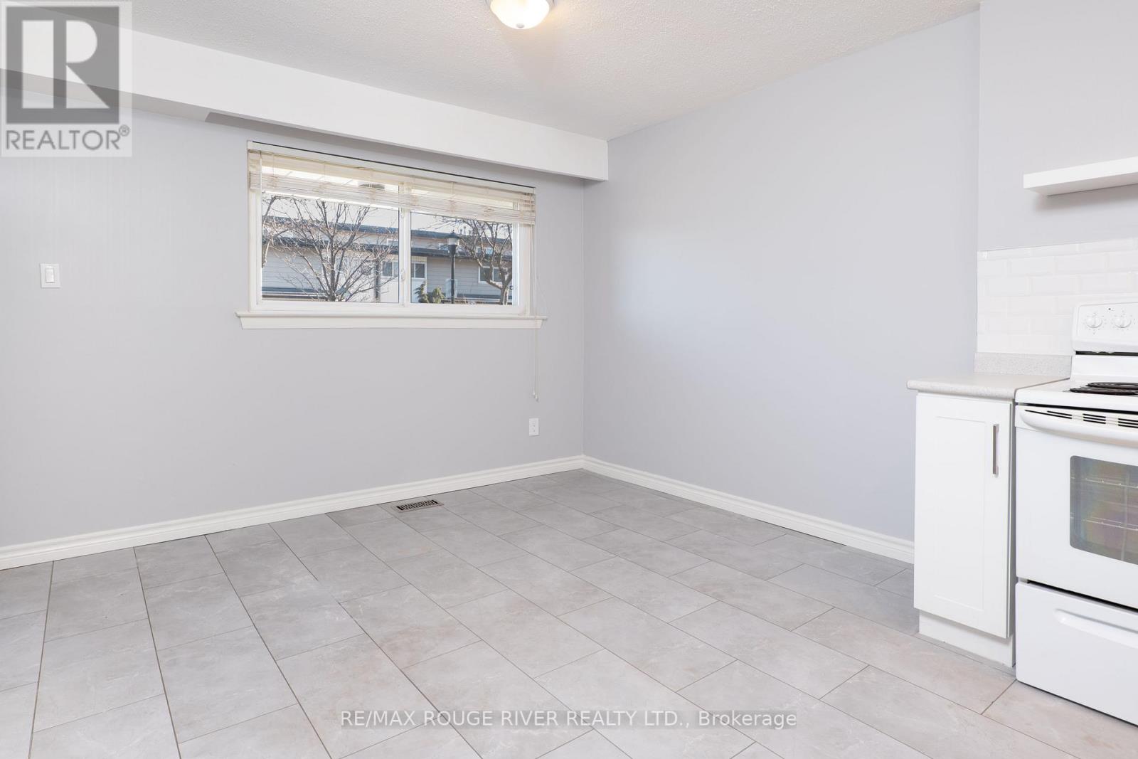 27 - 925 Bayly Street, Pickering, Ontario  L1W 1L4 - Photo 6 - E13682212