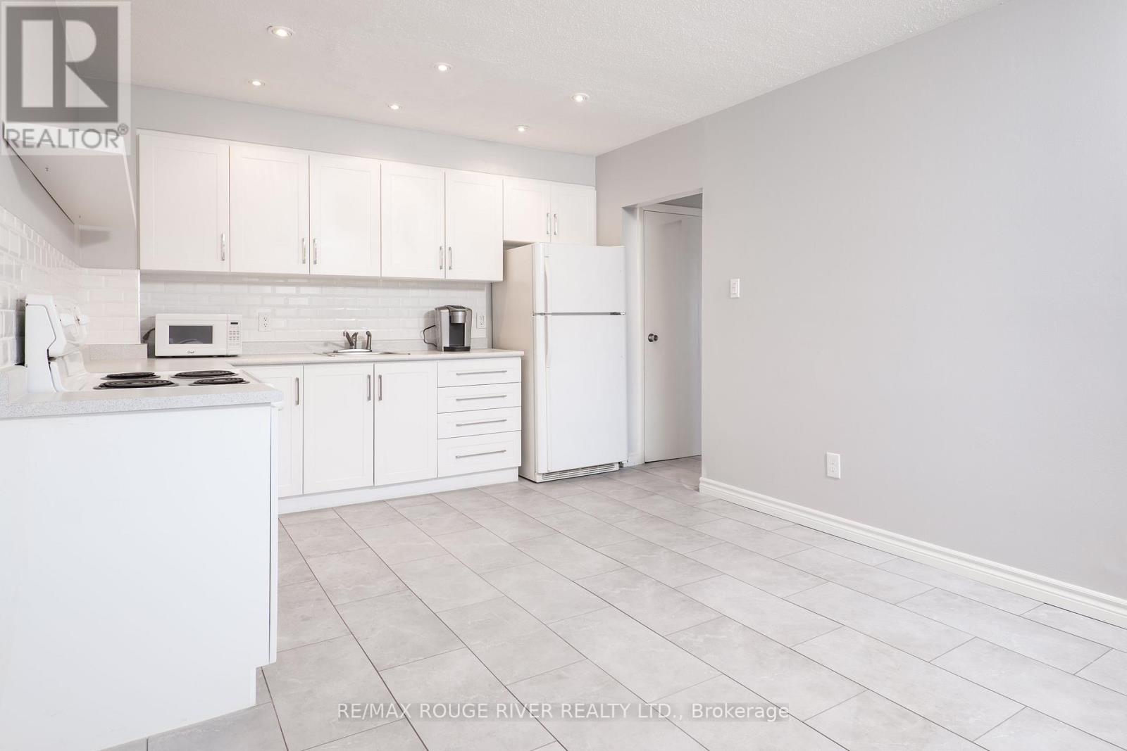 27 - 925 Bayly Street, Pickering, Ontario  L1W 1L4 - Photo 7 - E13682212