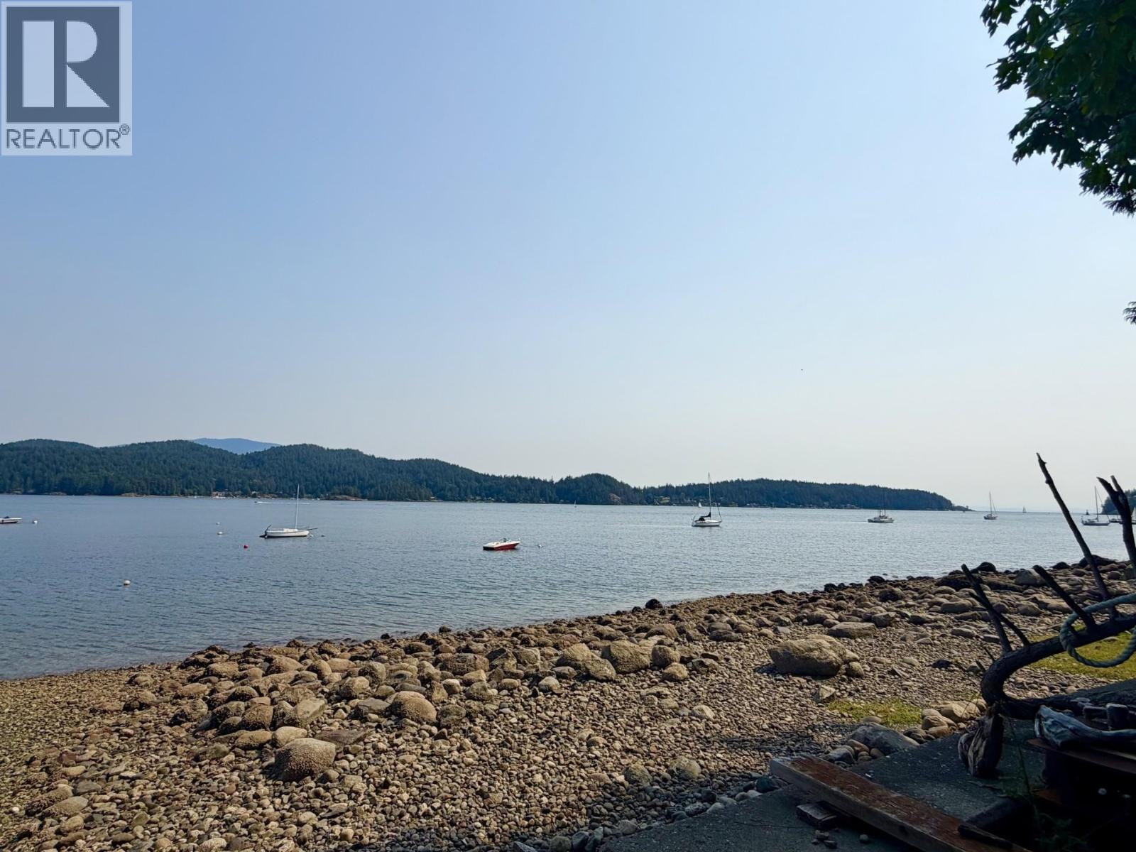 784 Marine Drive, Gibsons, British Columbia  V0N 1V1 - Photo 2 - R3156195