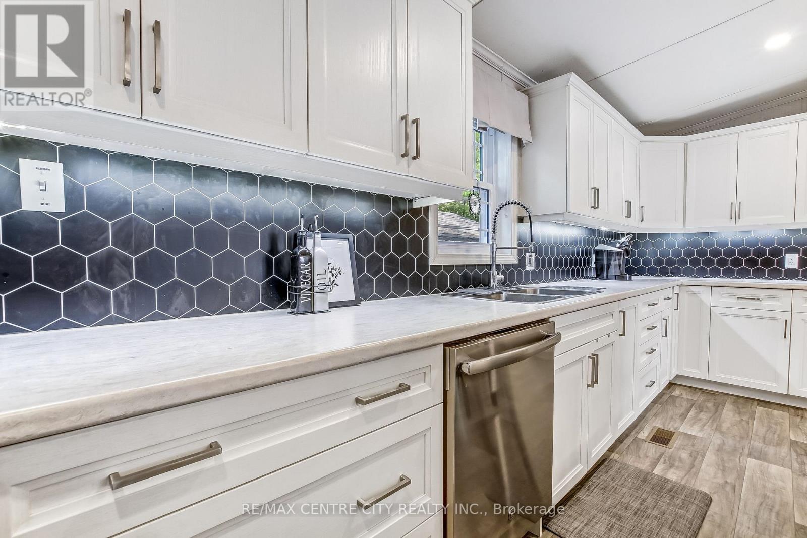 30 - 22790 Amiens Road, Middlesex Centre, Ontario  N0L 1R0 - Photo 10 - X13682168