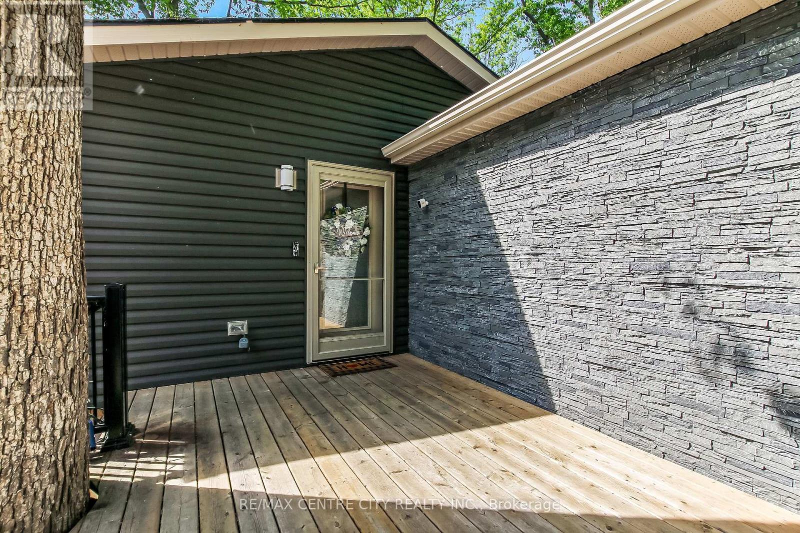 30 - 22790 Amiens Road, Middlesex Centre, Ontario  N0L 1R0 - Photo 3 - X13682168