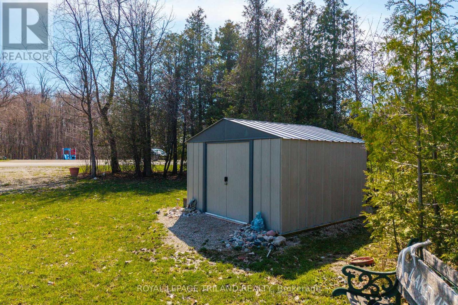 33714 Pavilion Road, Bluewater, Ontario  N0M 1G0 - Photo 20 - X13682228