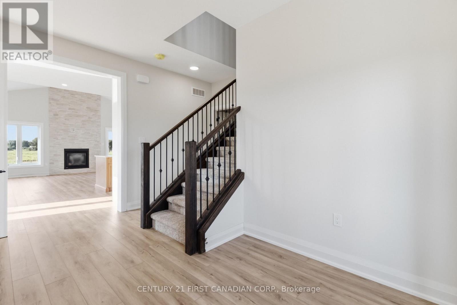 115 Addison Avenue, Lucan Biddulph, Ontario  N0M 2J0 - Photo 5 - X13682254
