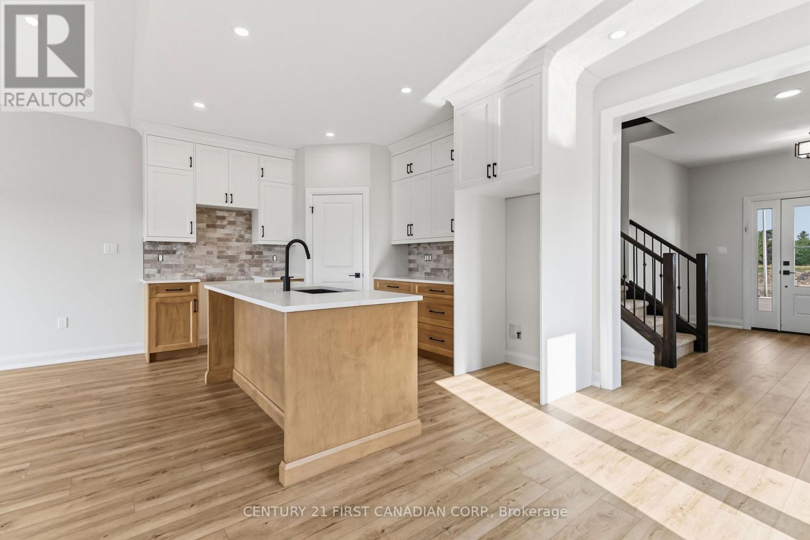 115 Addison Avenue, Lucan Biddulph, Ontario  N0M 2J0 - Photo 8 - X13682254