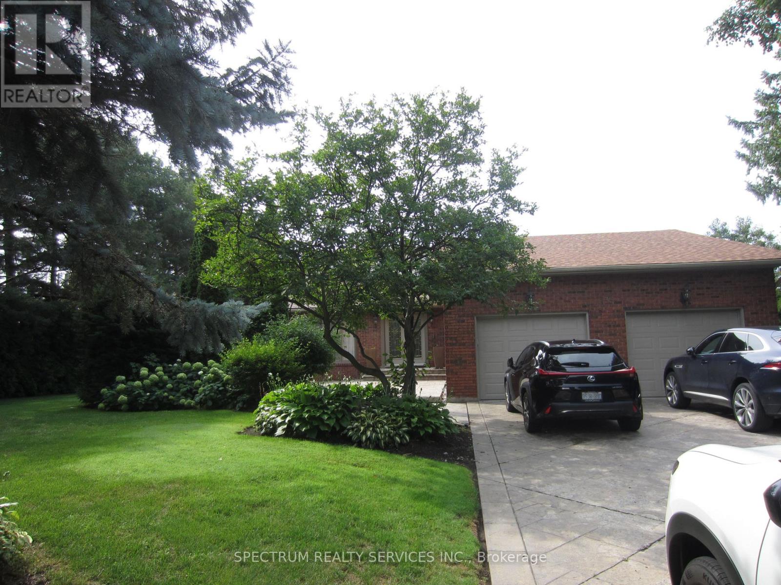 135 HAYHOE AVENUE, Vaughan, Ontario