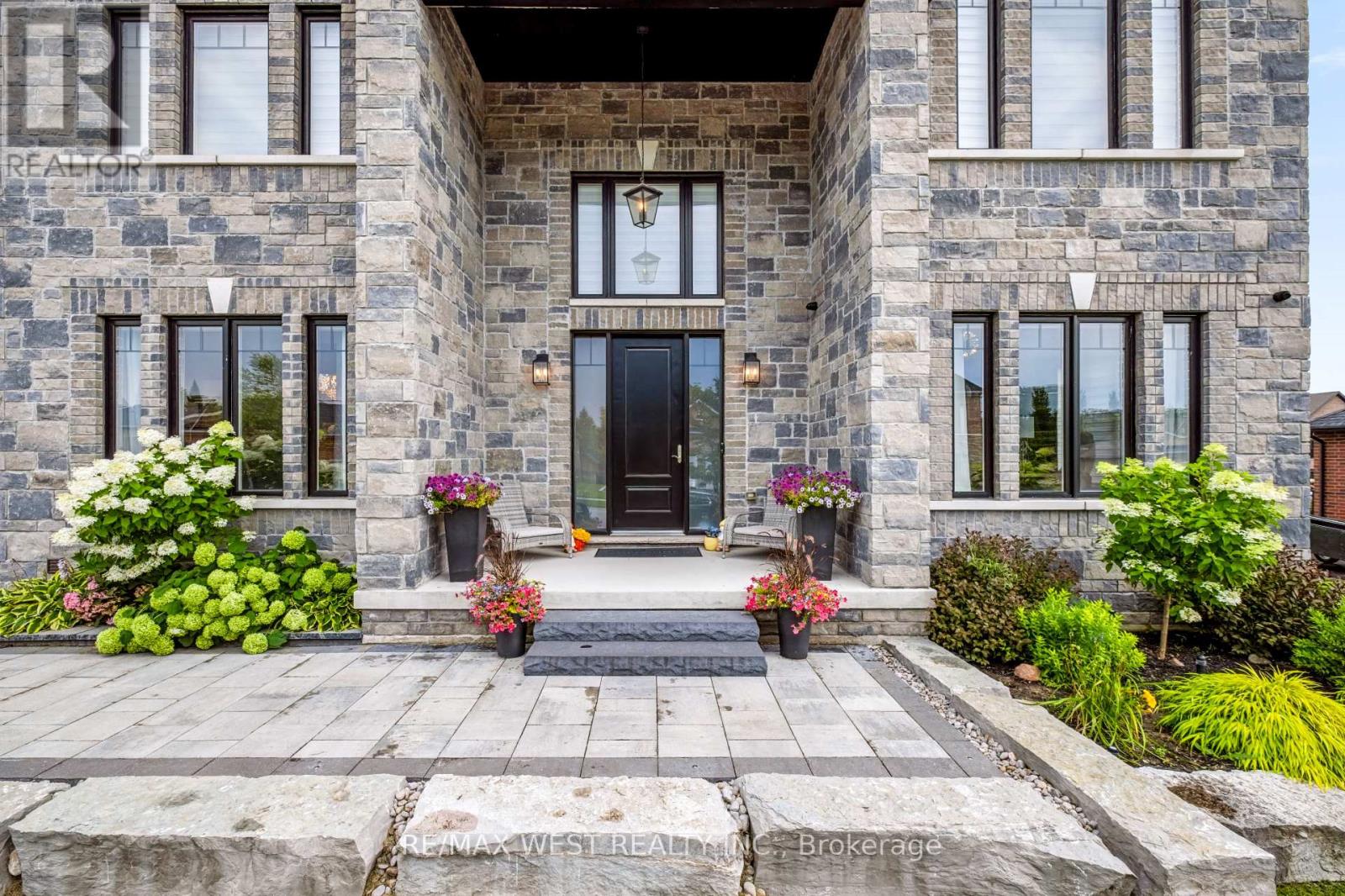 39 Mckeown Street, Essa (Thornton), Ontario  L0L 2N0 - Photo 4 - N13682266