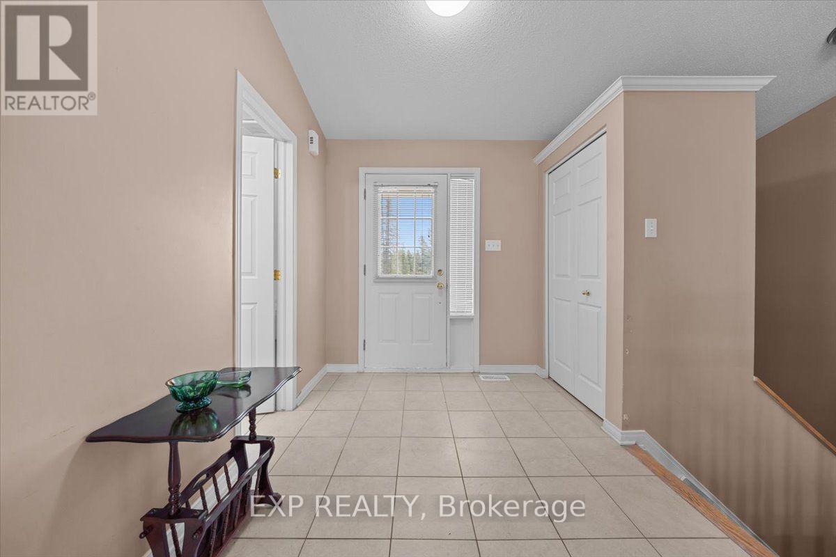 113 Grey Fox Drive, Ottawa, Ontario  K0Z 1L0 - Photo 3 - X13682134