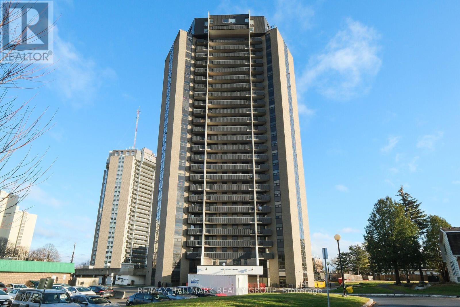 210 - 900 DYNES ROAD, Ottawa, Ontario