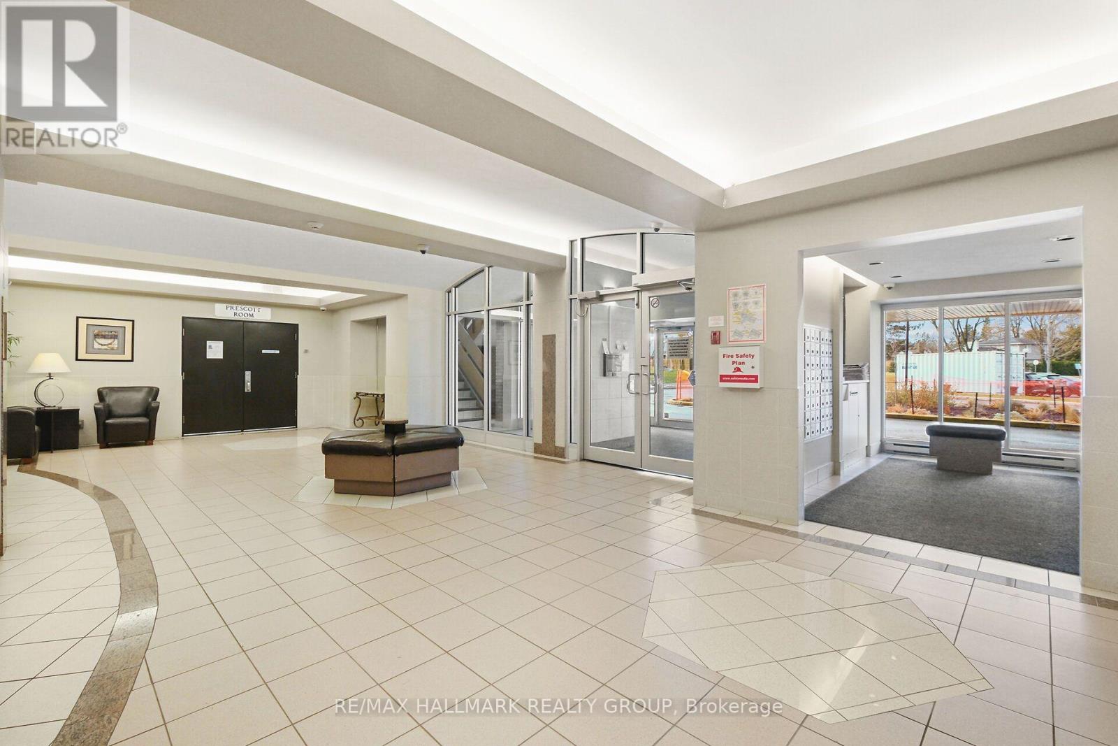 210 - 900 Dynes Road, Ottawa, Ontario  K2C 3L6 - Photo 2 - X13682220