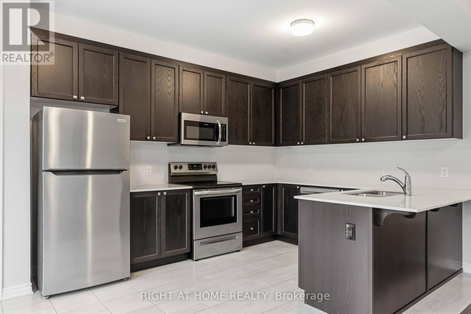 709 Derreen Avenue, Ottawa, Ontario  K2S 2Z2 - Photo 10 - X13682258