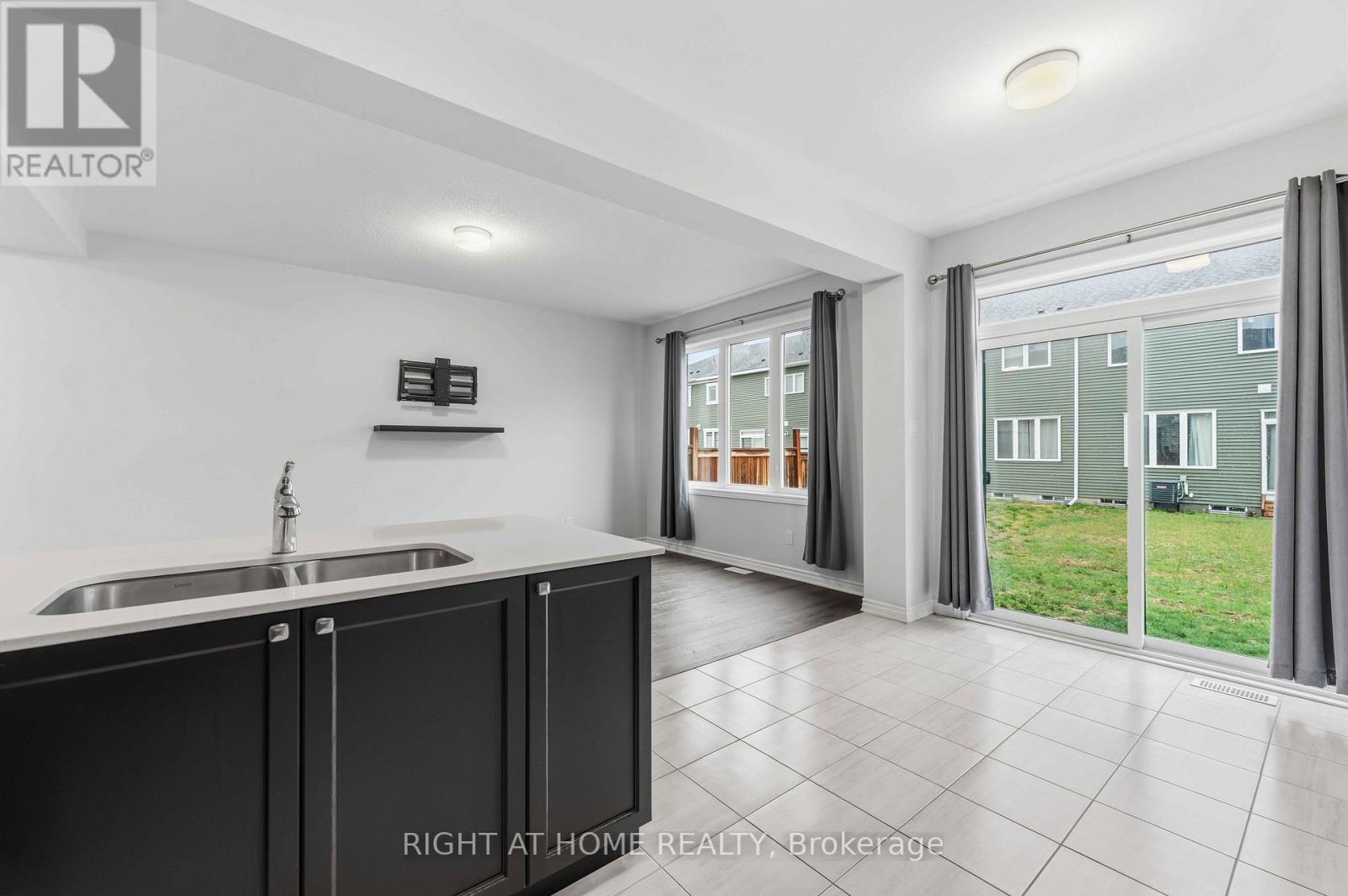 709 Derreen Avenue, Ottawa, Ontario  K2S 2Z2 - Photo 13 - X13682258