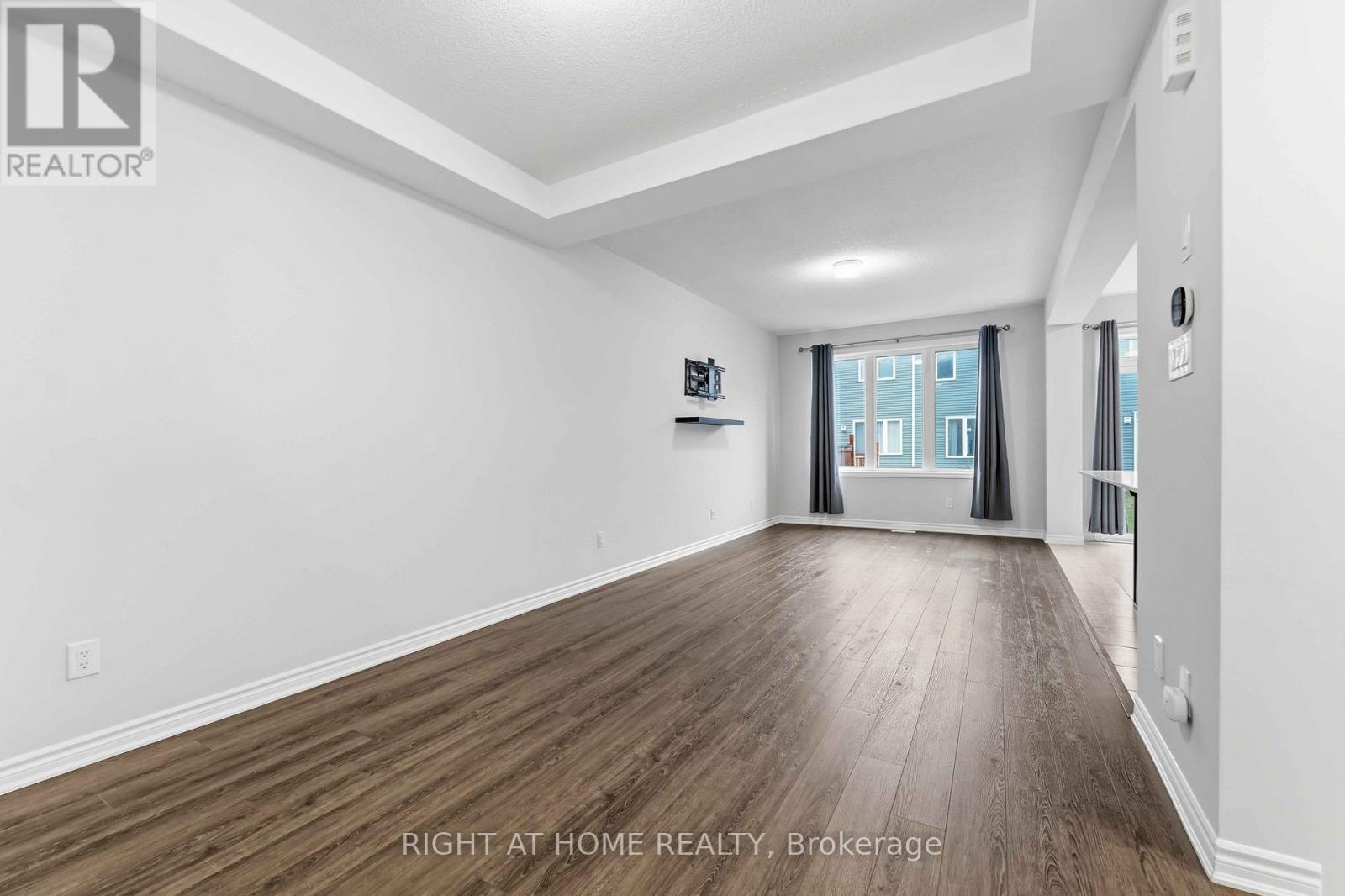 709 Derreen Avenue, Ottawa, Ontario  K2S 2Z2 - Photo 6 - X13682258