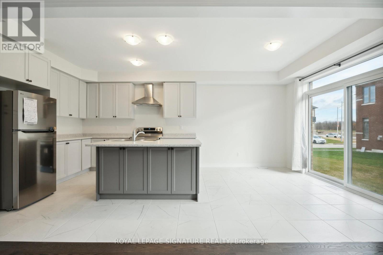 28 Tamworth Terrace, Barrie, Ontario  L9J 0W5 - Photo 13 - S13682234