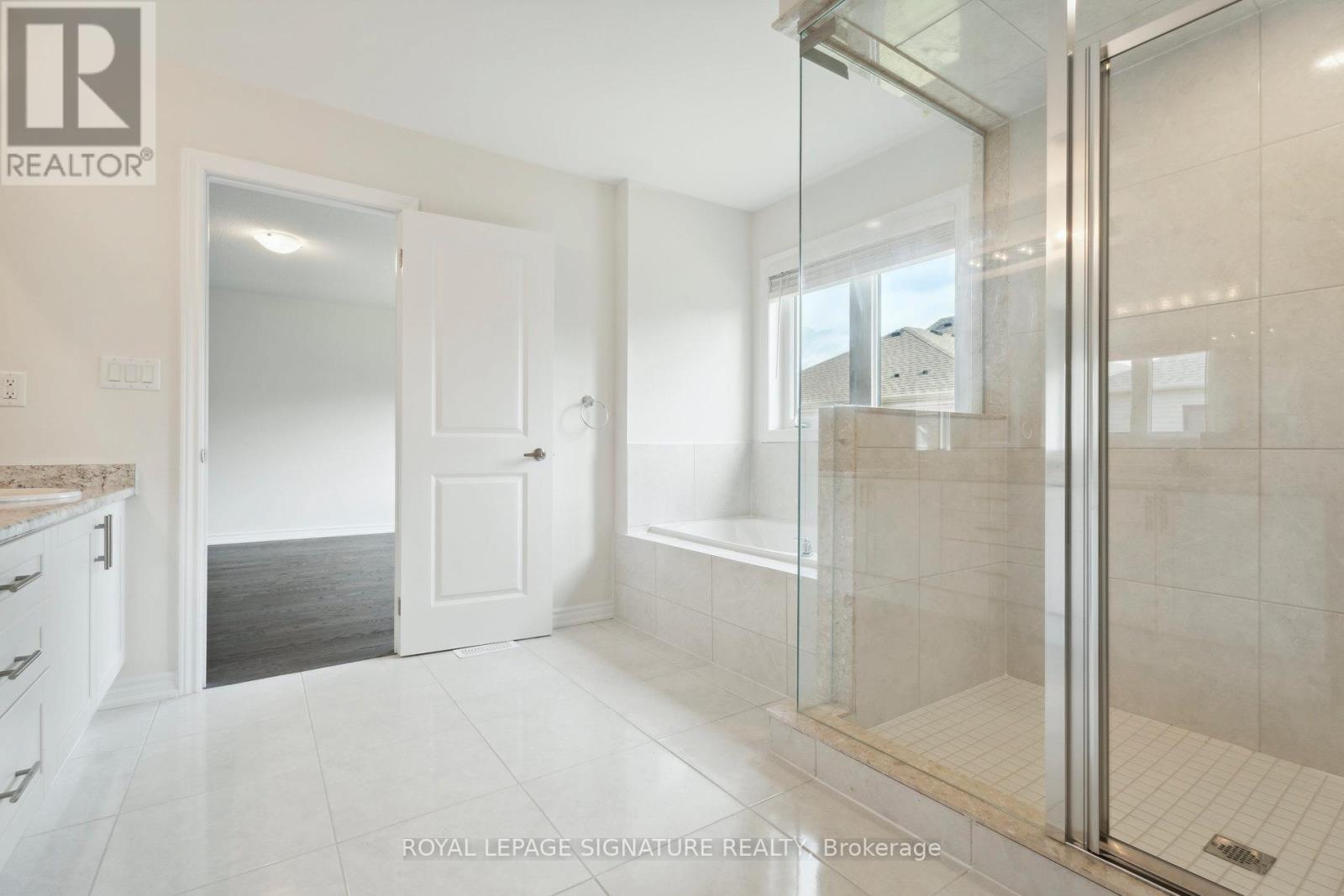 28 Tamworth Terrace, Barrie, Ontario  L9J 0W5 - Photo 37 - S13682234