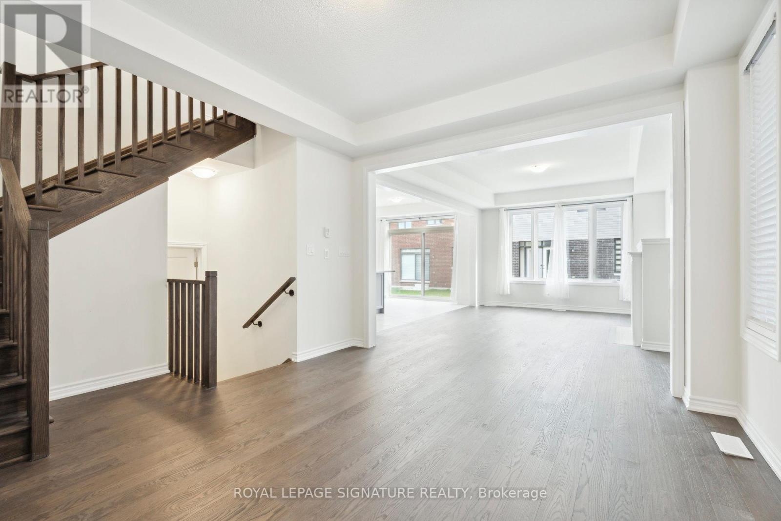 28 Tamworth Terrace, Barrie, Ontario  L9J 0W5 - Photo 4 - S13682234