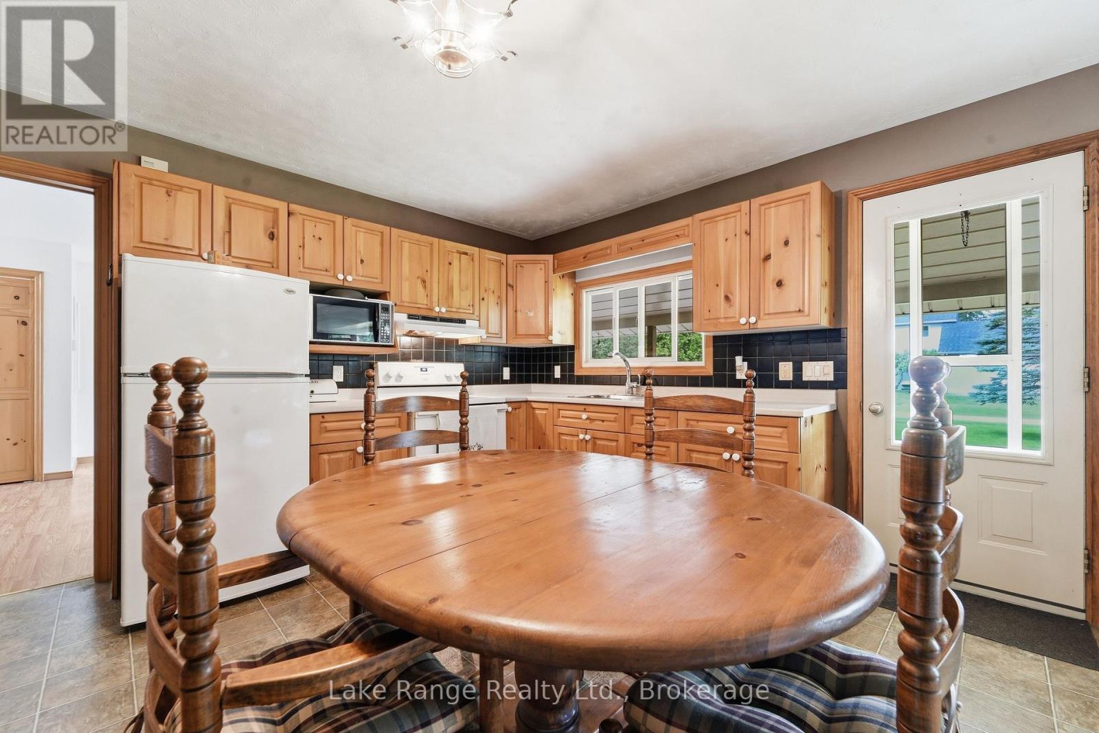 311 Maple Street, Huron-Kinloss, Ontario  N0G 2R0 - Photo 13 - X13577580
